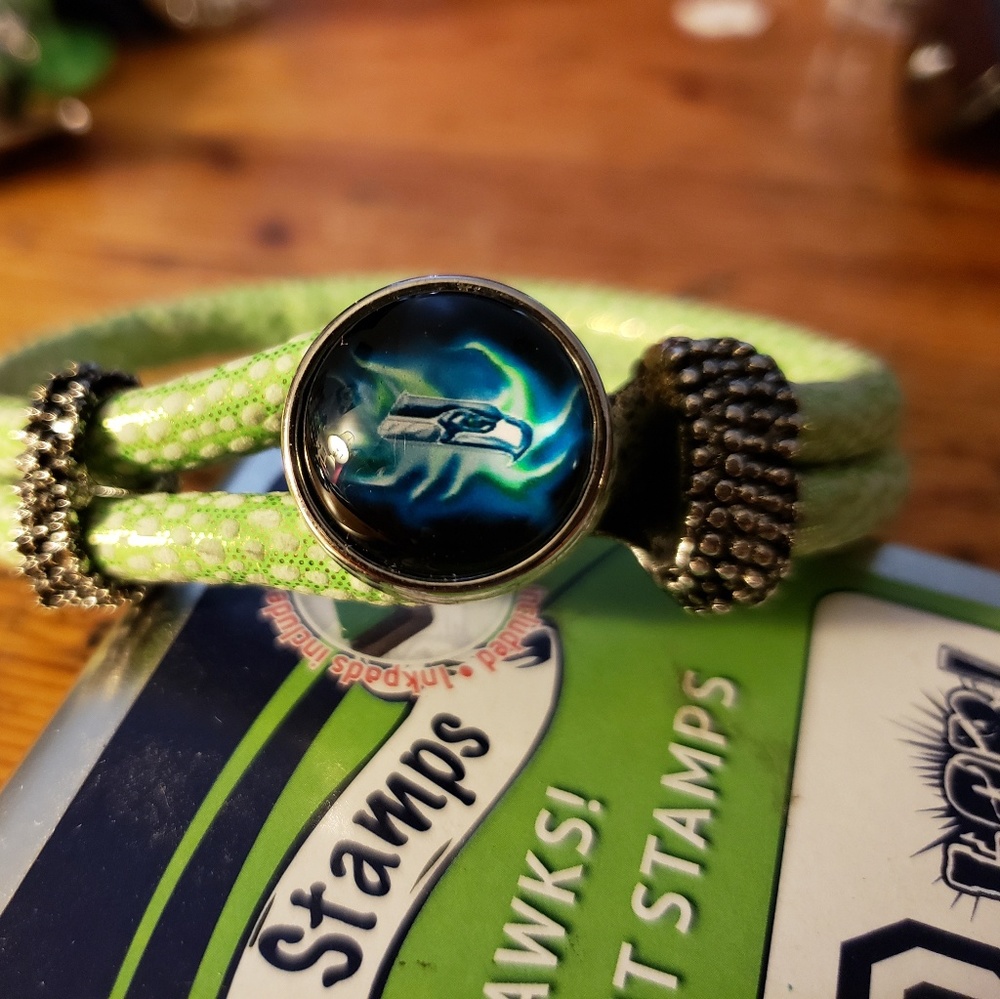 Seattle Seahawks Girl Snap Bracelet
